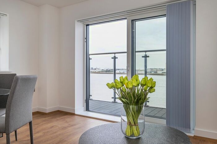 1 Bedroom Flat To Rent In Mast Quay, London, SE18