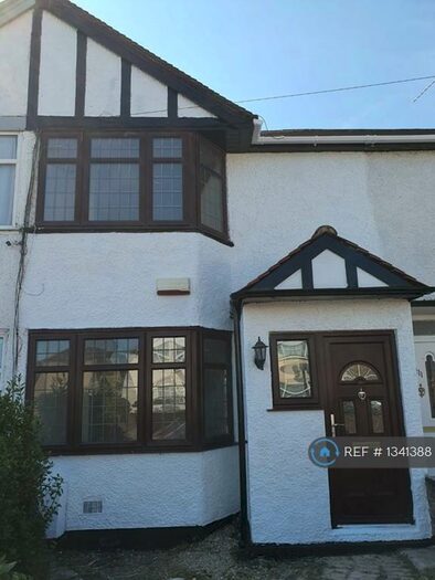 4 Bedroom Terraced House To Rent In Salt Hill Way, Slough, SL1