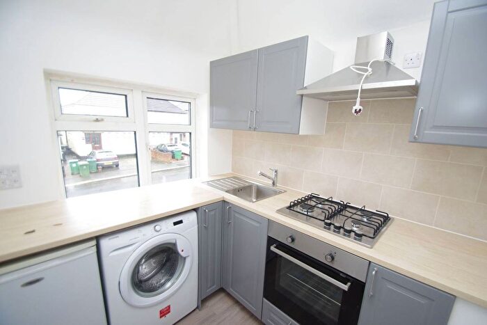 1 Bedroom Flat To Rent In Berry Avenue, Watford, WD24