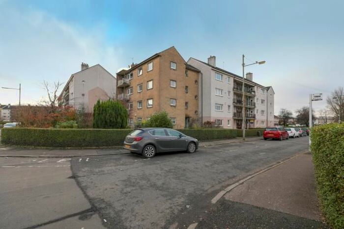 3 Bedroom Flat To Rent In Alloway Road, Glasgow G43