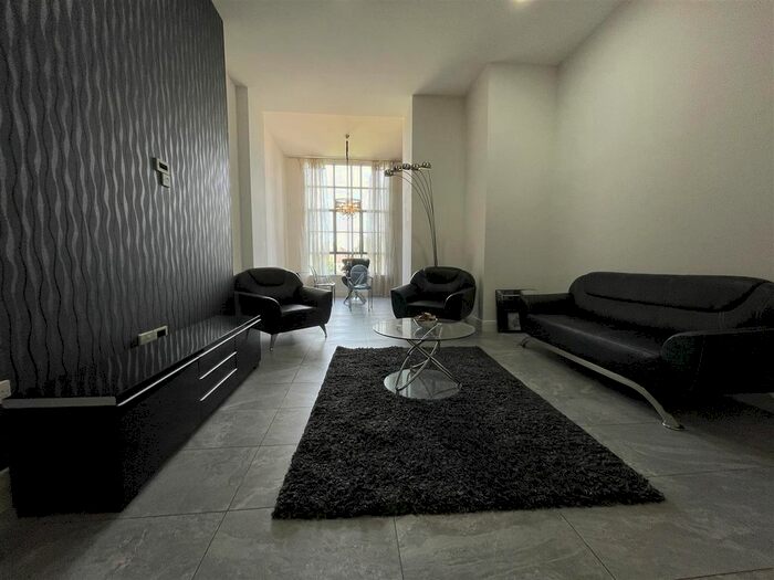 2 Bedroom Flat To Rent In Empire House, Mount Stuart Square, Cardiff, CF10