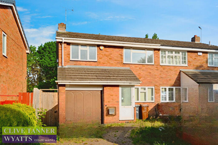 3 Bedroom Semi Detached House For Sale In Redstone Farm Road, Solihull, West Midlands, B28