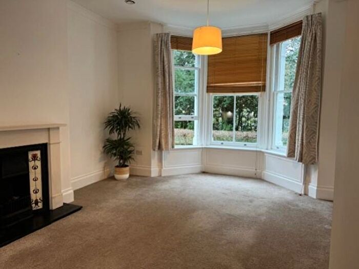 1 Bedroom Apartment To Rent In Hollingside, , The Avenue, Southampton, SO17