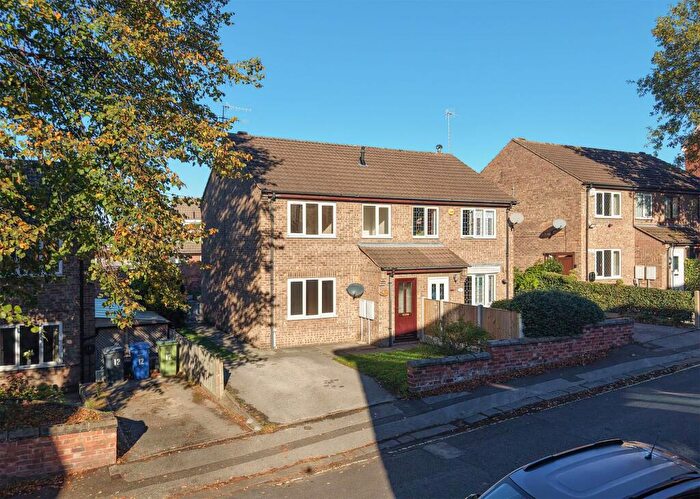 3 Bedroom Semi Detached House For Sale In Fairfield Road, Chesterfield, S40