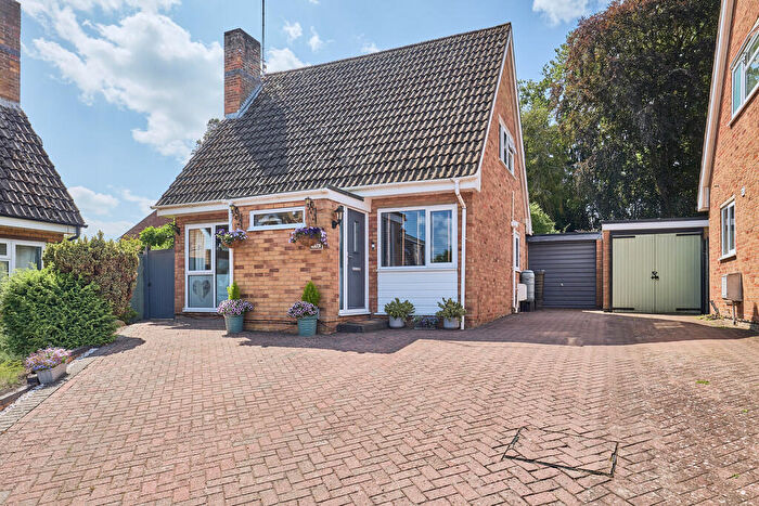 4 Bedroom Detached House For Sale In Carlton Road, Rugby, CV22