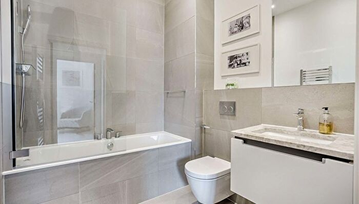 3 Bedroom Flat To Rent In Rainville Road, London, W6