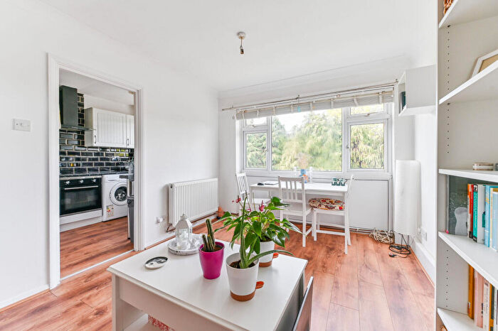 1 Bedroom Flat To Rent In Avenue Road, London, , South Norwood, London, SE25
