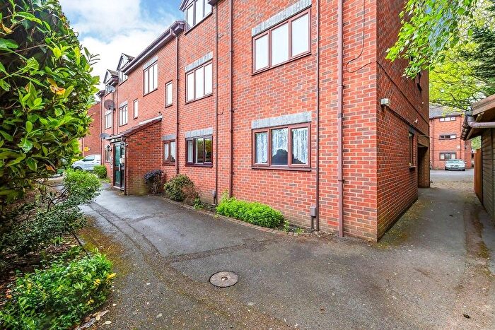 1 Bedroom Flat For Sale In Granville Gardens, Hinckley, Leicestershire, LE10