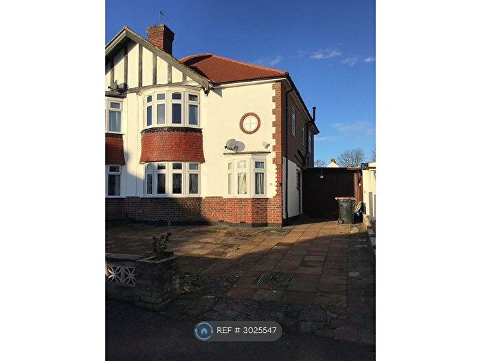 4 Bedroom Semi-Detached House To Rent In Nightingale Road, Petts Wood, Orpington, BR5
