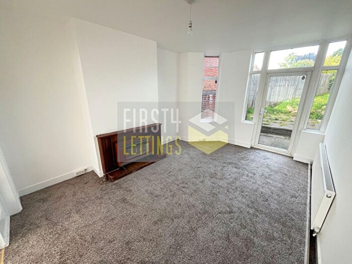 3 Bedroom Terraced House To Rent In Gainsborough Road, Clarendon Park, LE2