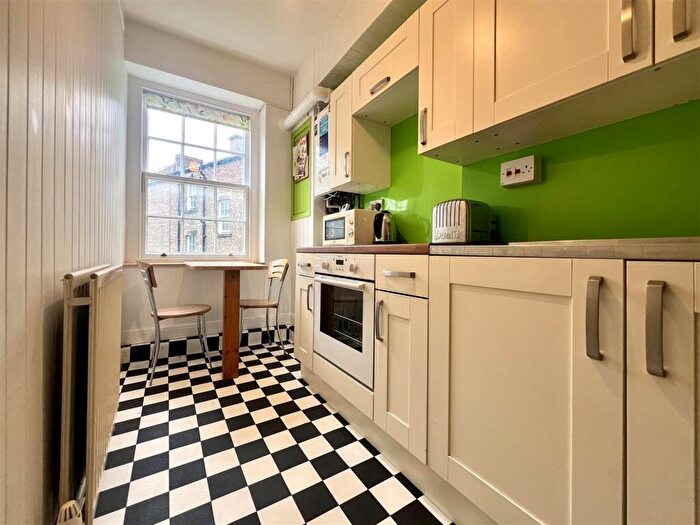 1 Bedroom Apartment To Rent In Leazes Terrace, Newcastle Upon Tyne, NE1