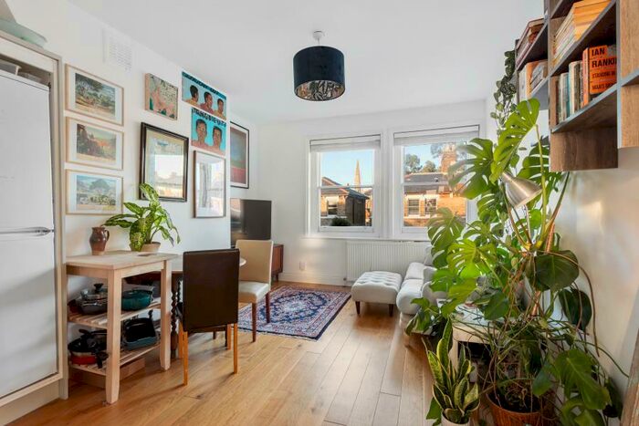 2 Bedroom Flat To Rent In Penford Street, SE5