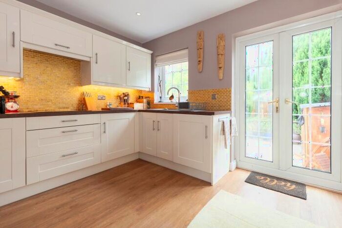 3 Bedroom Semi Detached House To Rent In Bodley Road, Littlemore, OX4