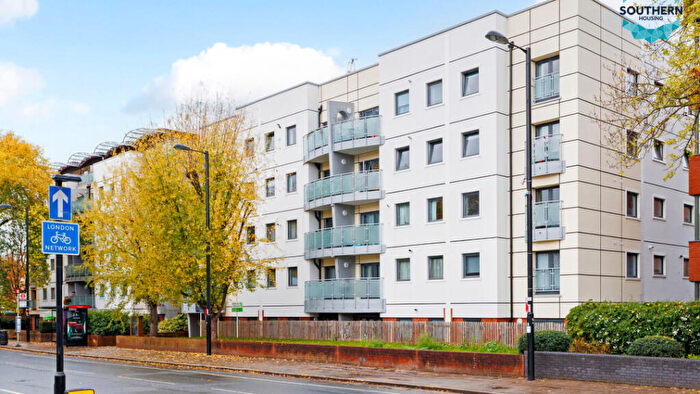 2 Bedroom Flat For Sale In Brighton Road, Purley, CR8