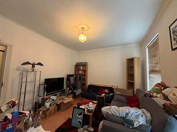 1 Bedroom Apartment To Rent In Maud Road, Leyton, E10