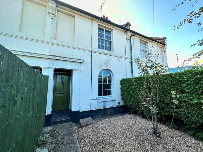 3 Bedroom Terraced House To Rent In Baddow Road, Chelmsford, CM2