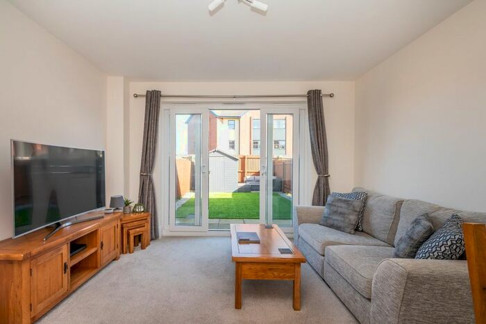 2 Bedroom Flat To Rent In Farro Drive, York, YO30