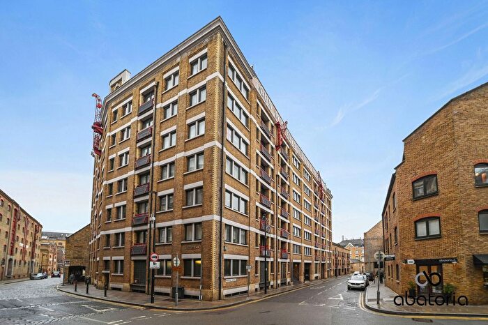 Studio For Sale In Wapping Lane, London, E1W