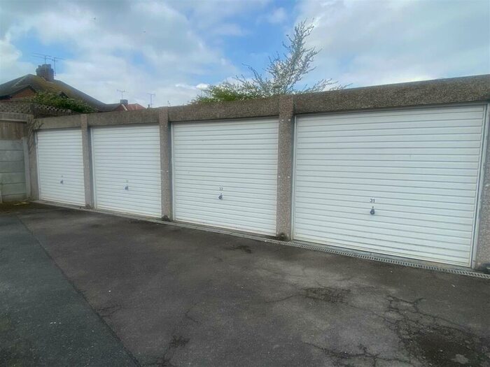 Property To Rent In Goldlay Avenue, Chelmsford, CM2