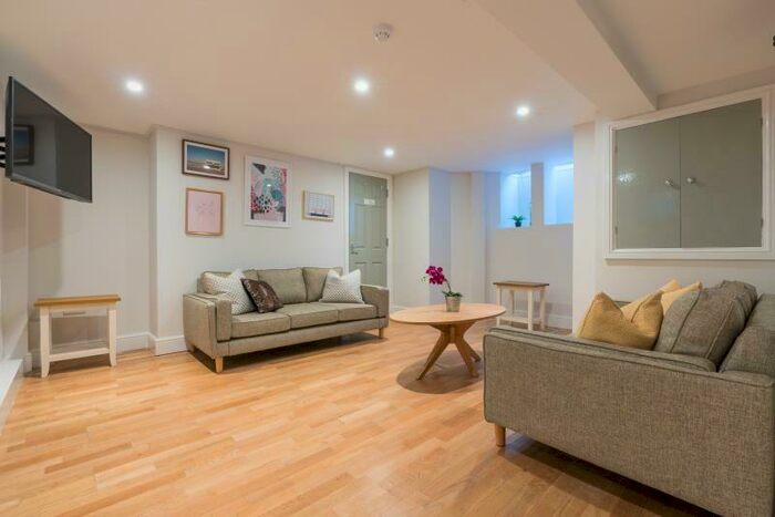 7 Bedroom Terraced House To Rent In Britannia Road North, Portsmouth, PO5