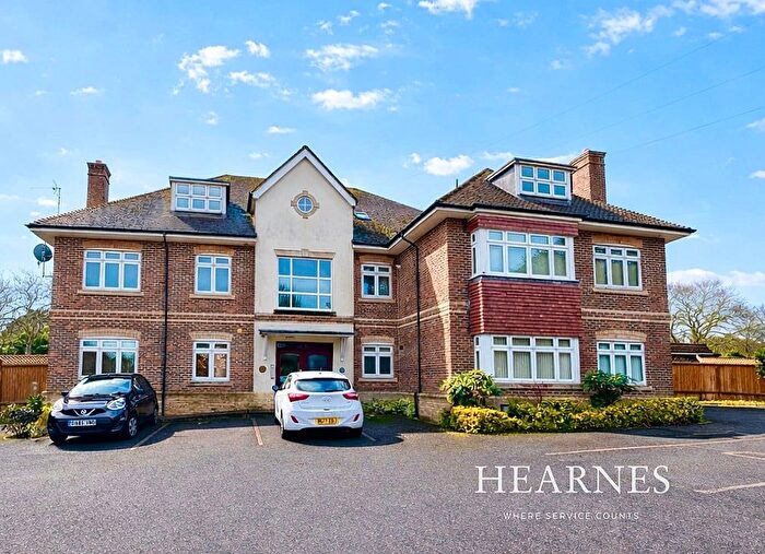 2 Bedroom Flat For Sale In Queens Park West Drive, Queens Park, Bournemouth, BH8
