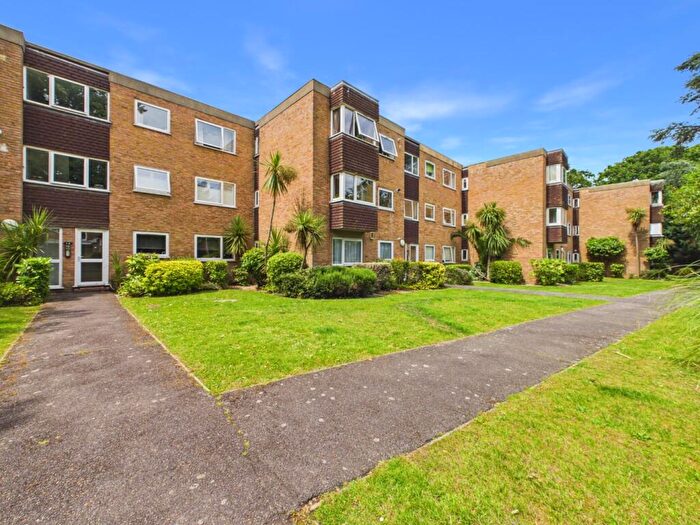 1 Bedroom Apartment For Sale In Kemnal Road, Chislehurst, Kent, BR7