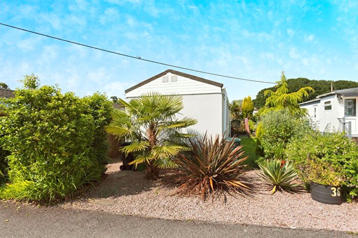 1 Bedroom Park Home For Sale In Horsham Road, Beare Green, Dorking, RH5