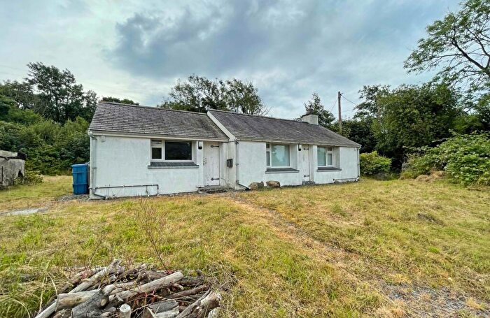 2 Bedroom Detached House For Sale In Groeslon, Caernarfon, Gwynedd, LL54