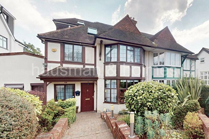 6 Bedroom Semi-Detached House For Sale In Basing Hill, NW11