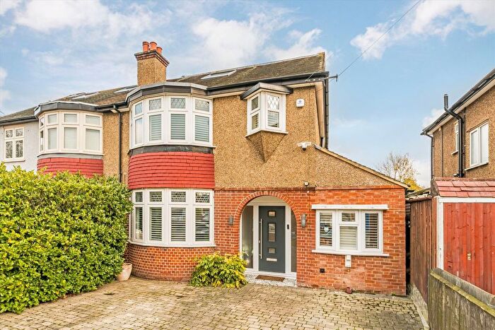 5 Bedroom Semi Detached House For Sale In Lyndhurst Avenue, Surbiton, KT5