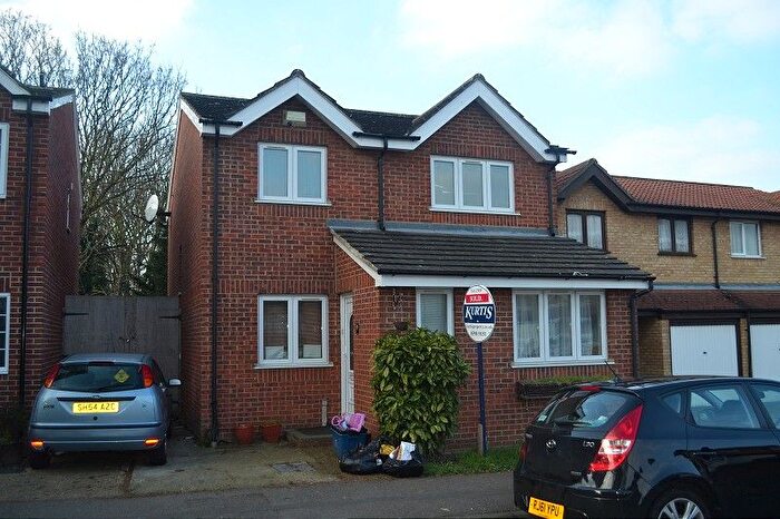 4 Bedroom Semi-Detached House To Rent In Express Drive, Ilford, IG3