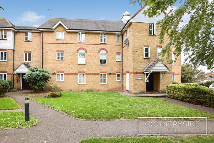 2 Bedroom Flat For Sale In London Road, Benfleet, SS7