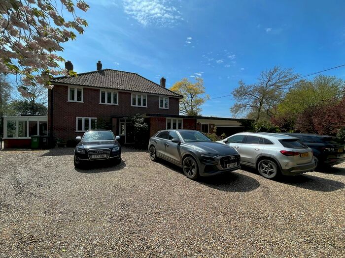 4 Bedroom Farmhouse To Rent In School Road, Catfield, Great Yarmouth, NR29