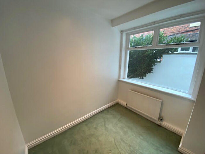 2 Bedroom Apartment For Sale In - St. Annes Road East, Lytham St. Annes, Lancashire, FY8