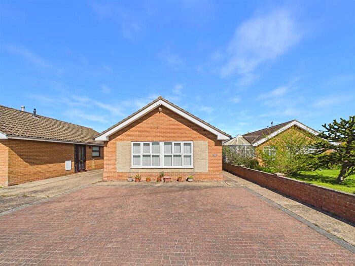 2 Bedroom Detached Bungalow For Sale In Hillside Avenue, Sutton-On-Sea, LN12
