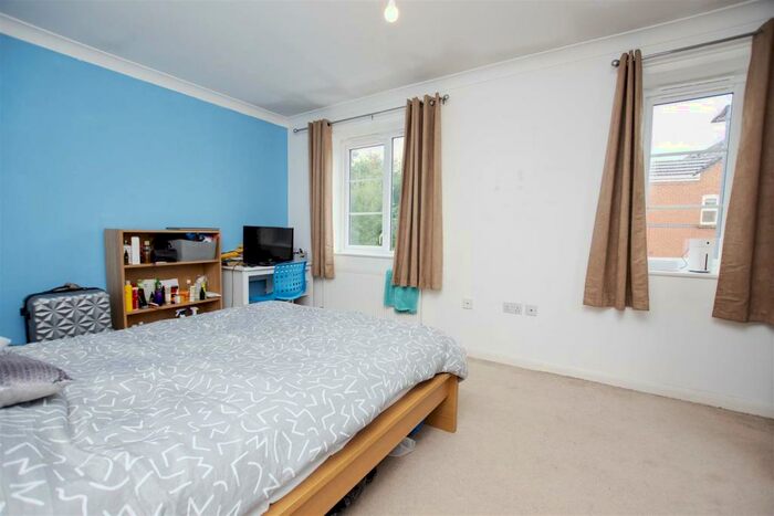 2 Bedroom House To Rent In Elliott Road, Birmingham, B29