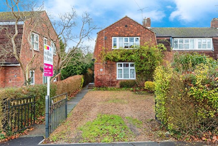 3 Bedroom Semi Detached House For Sale In Applecroft Road, Welwyn Garden City, AL8