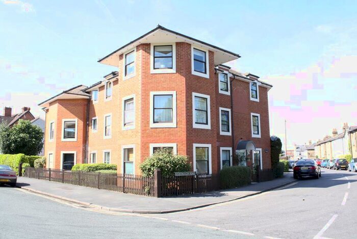 2 Bedroom Apartment To Rent In Norfolk Road Maidenhead Berkshire, SL6