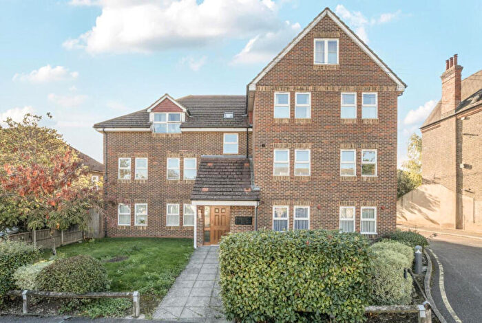 1 Bedroom Flat For Sale In Warminster Road, South Norwood, London, SE25