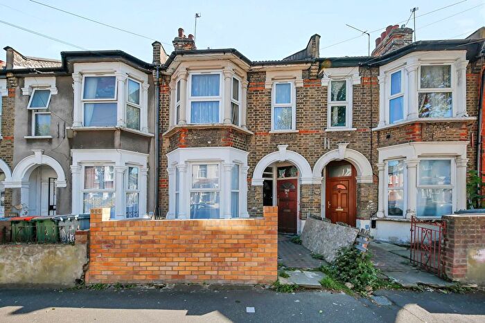 2 Bedroom Flat For Sale In Strone Road, London, E12