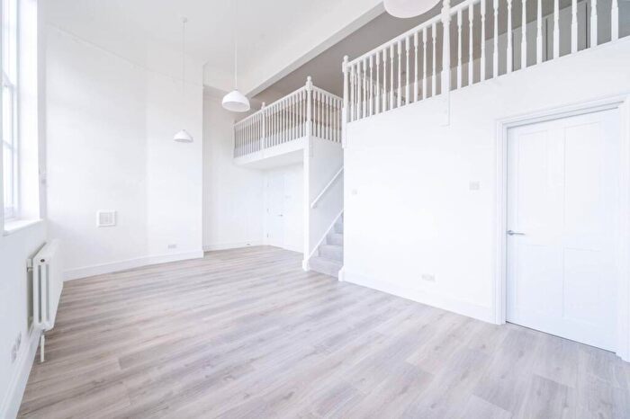 1 Bedroom Flat To Rent In Este Road, Clapham Junction, London, SW11