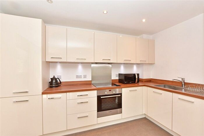 2 Bedroom Flat For Sale In Westwood Drive, Canterbury, Kent, CT2