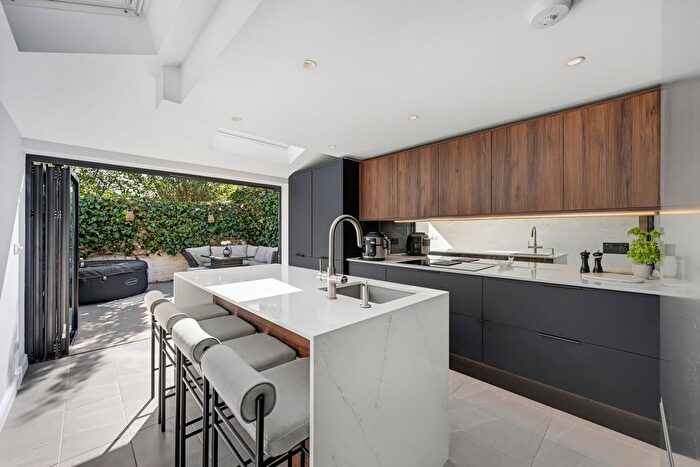 3 Bedroom Semi-Detached House For Sale In Hastings Road, Ealing, London, W13