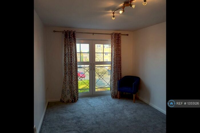 2 Bedroom Flat To Rent In Shearwater House, Manchester, M19