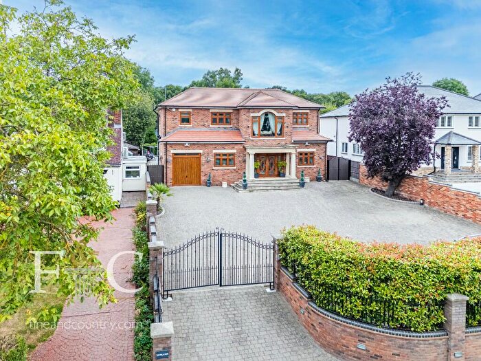 5 Bedroom Detached House For Sale In Middle Street, Nazeing, Essex, EN9