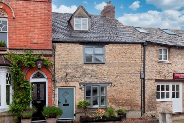 3 Bedroom Cottage To Rent In High Street, Woodstock, OX20