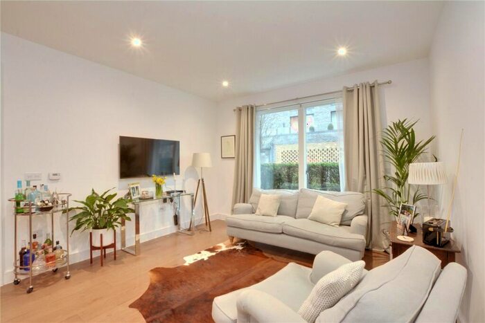 3 Bedroom Apartment To Rent In Merlin Court, London, SE3