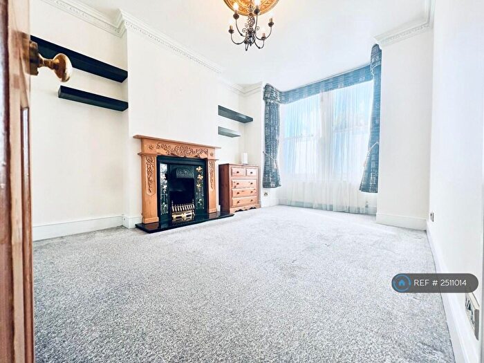 3 Bedroom Flat To Rent In Pretoria Road, London, E11