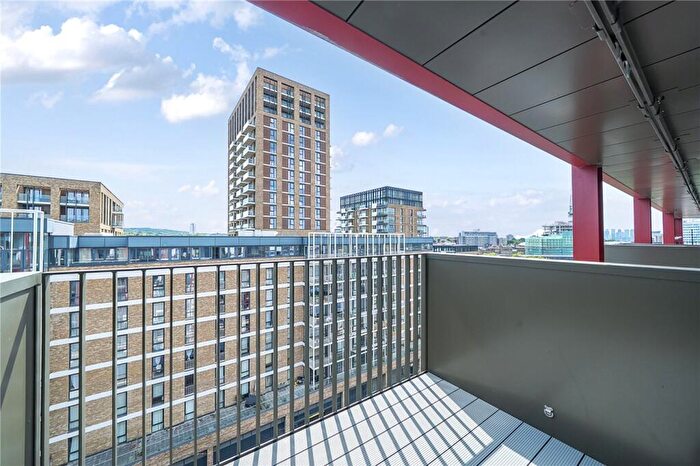 2 Bedroom Apartment For Sale In Windsor Square, Woolwich, London, SE18