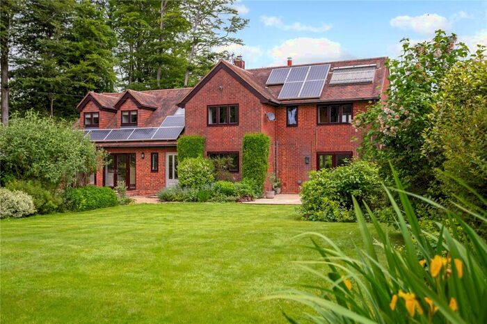 4 Bedroom Detached House For Sale In Holt End Lane, Bentworth, Alton, Hampshire, GU34